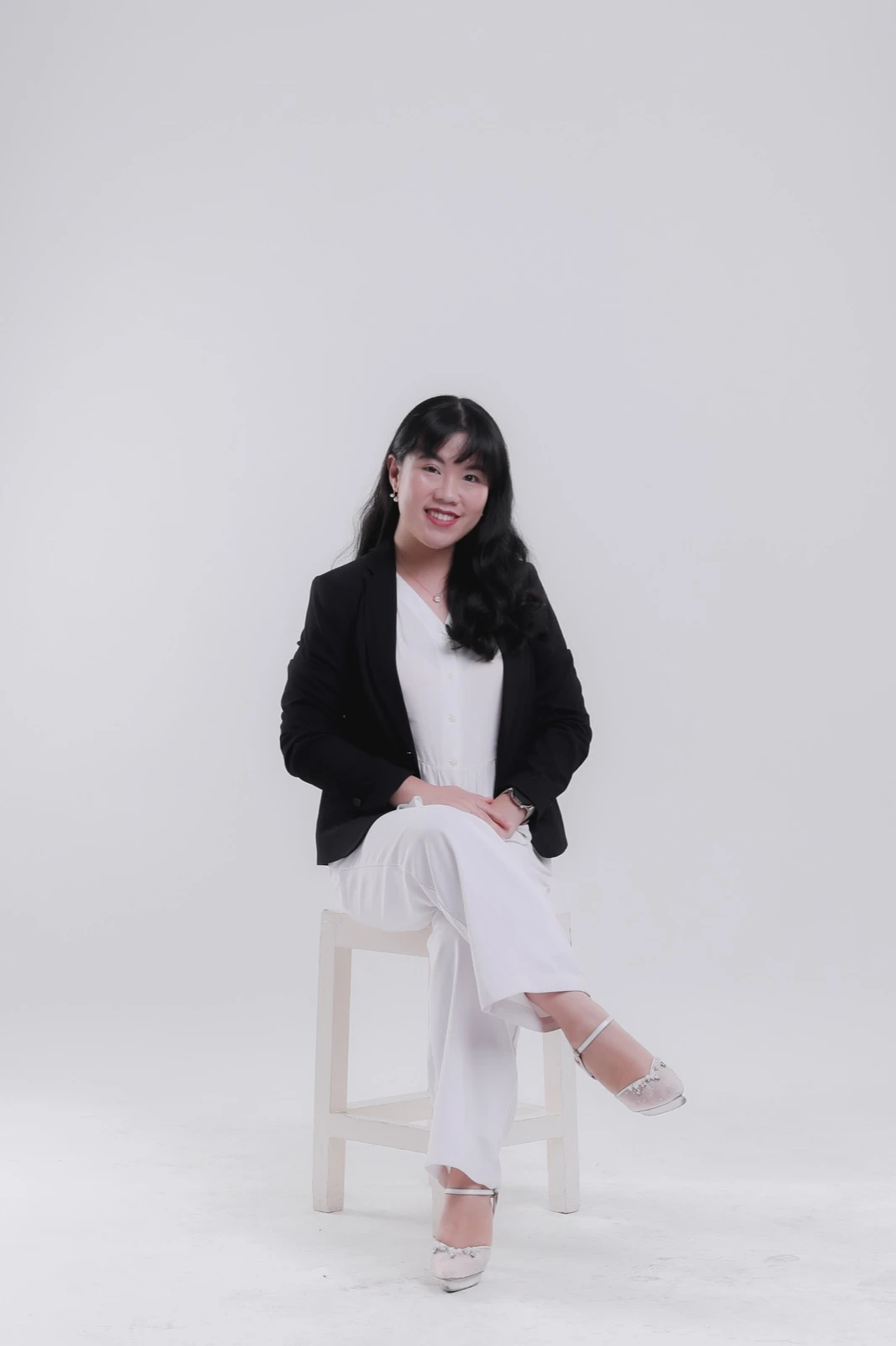 drg. Julia Dharmawan